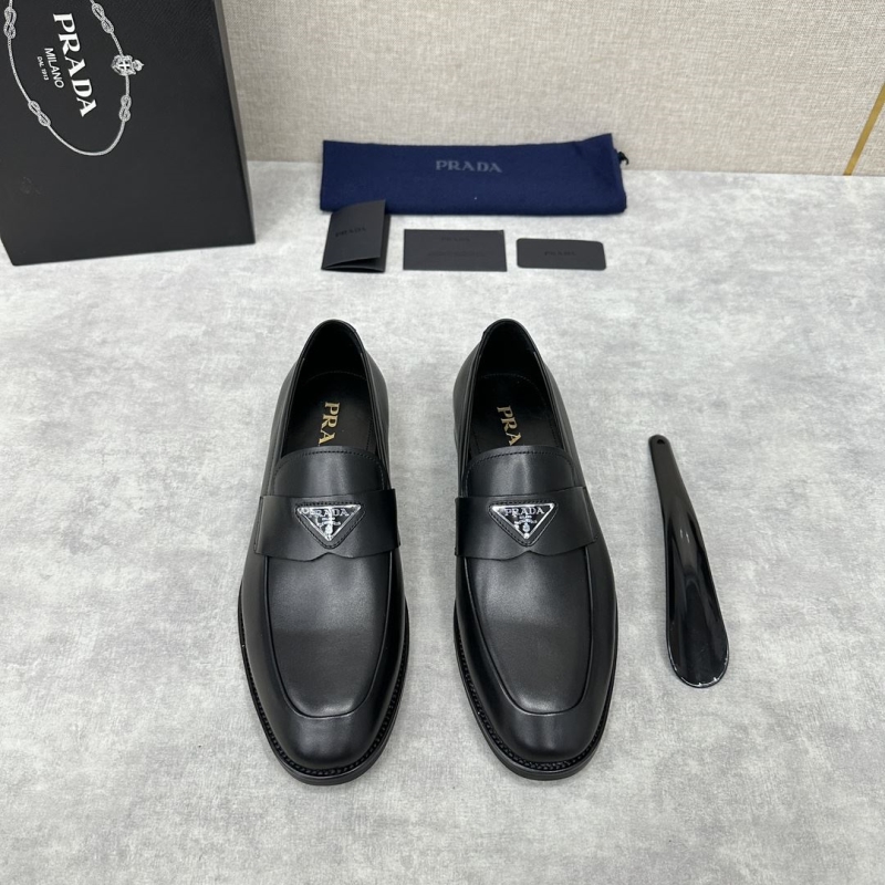 Pra*a leather shoes